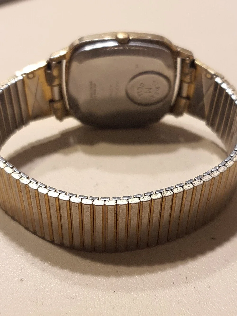 10/$20 Vtg Timex Q Goldtone Stainless Steel Men's Watch For Parts Or Repair